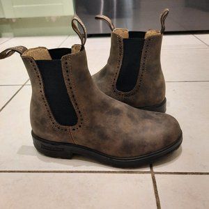 NEW BLUNDSTONE US 7.5 MORE LIKE 7 IMO AUS 4.5